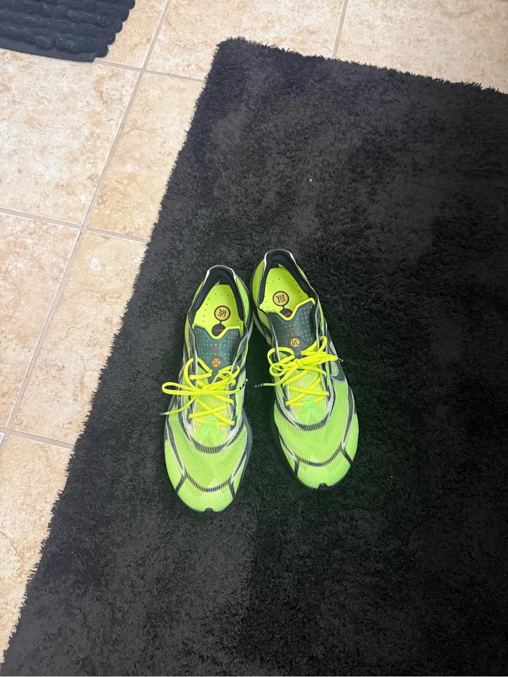 Nike Men's Neon Green and Black Running Sneakers